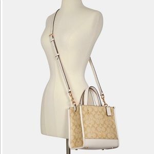 Coach Dempsey Tote 22 w/ wristlet